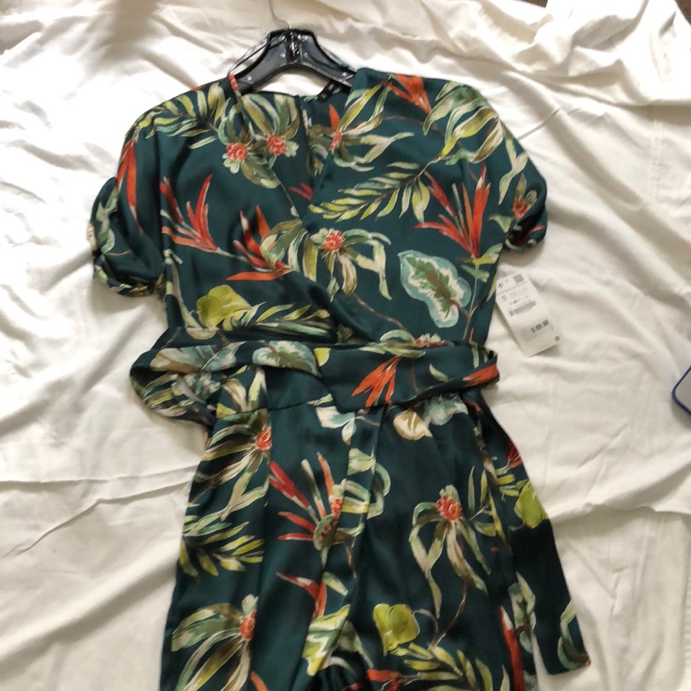 Zara tropical satin jumpsuit with belt sz small